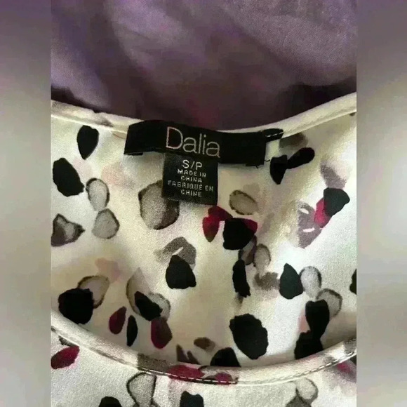 Dalia sleeveless blouse white with purple dots size small - Picture 3 of 5